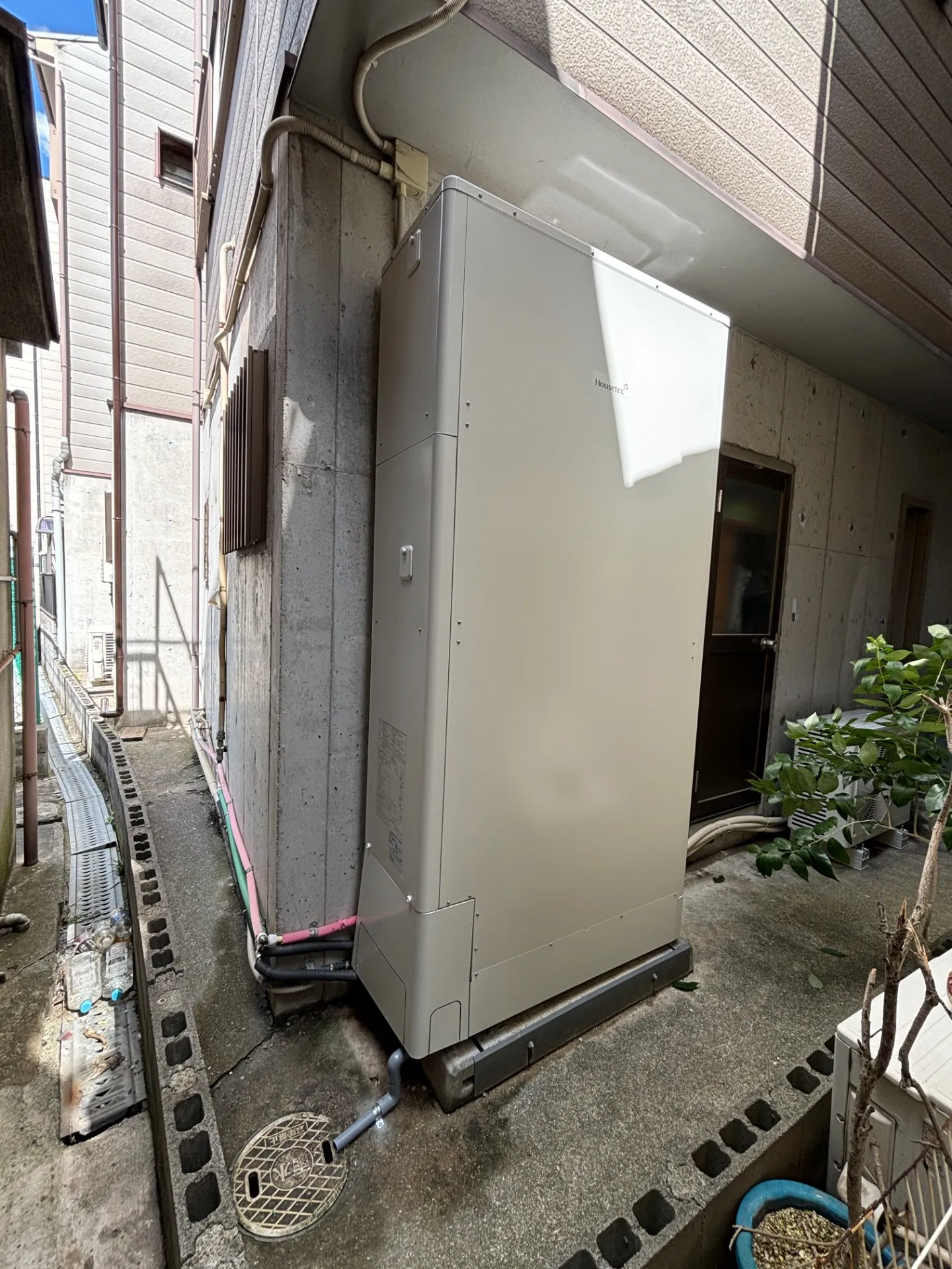 大阪府の戸建て住宅でエコキュートの交換をさせて頂きました。